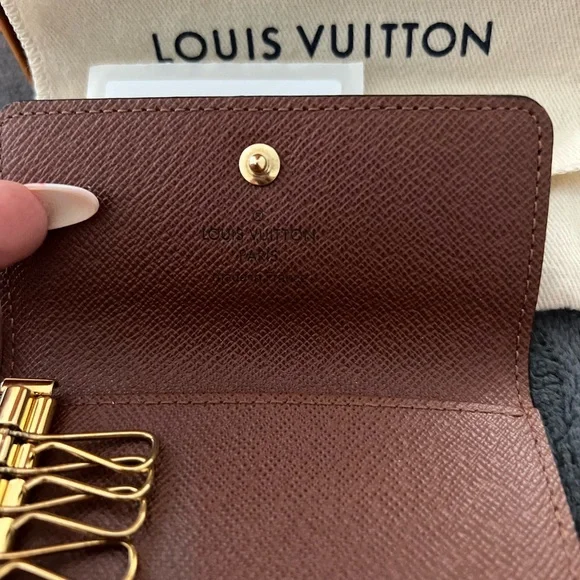 Louis Vuitton 4 Key Holder - Picture 2 of 3